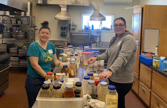 MCHPP volunteers sorting food