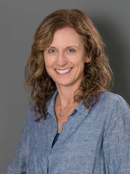 Cathra Chapelle Headshot